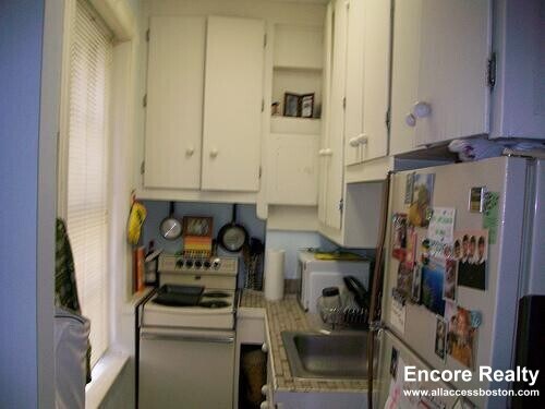 Building Photo - 41 Anderson St