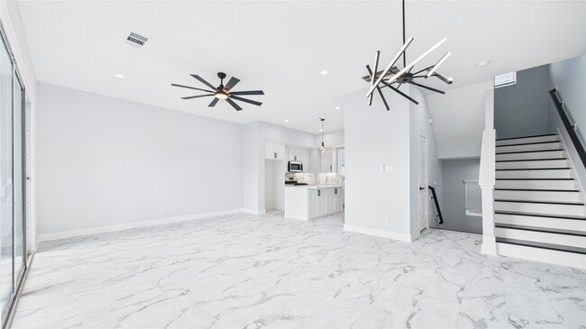 Building Photo - 3413 Daphne St