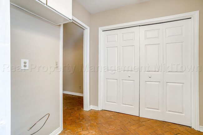 Building Photo - 13305 Southview Ln