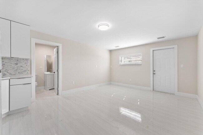 Building Photo - 2329 West Dr