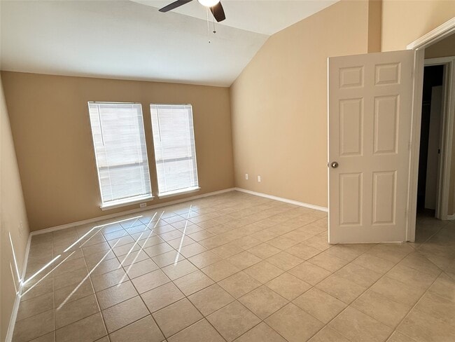 Building Photo - 2107 Castle Gardens Ln