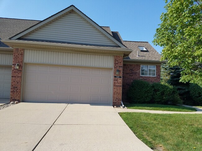 Primary Photo - 5476 Victory Cir