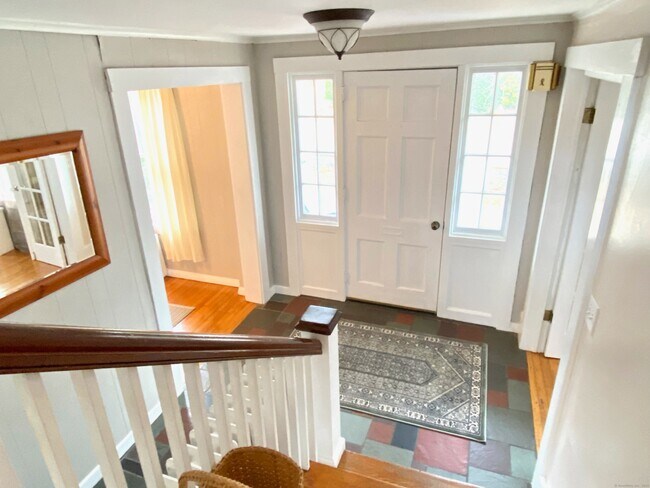 Building Photo - 120 Elm St