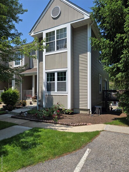 Primary Photo - 29 Stone Creek Ln