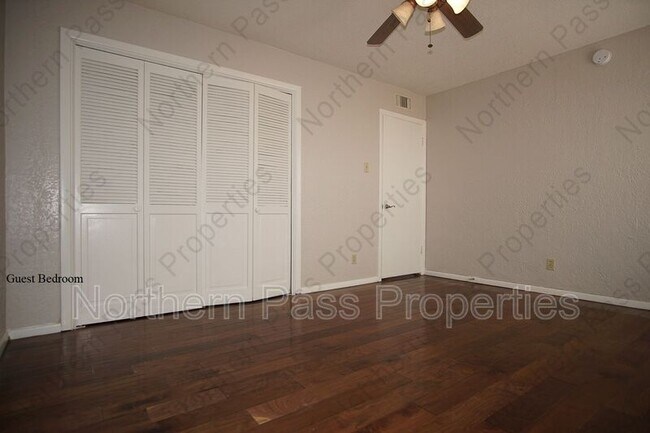 Building Photo - 4433 N Stanton St