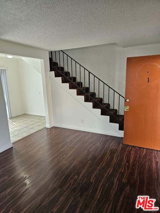 Building Photo - 1855 S Victoria Ave