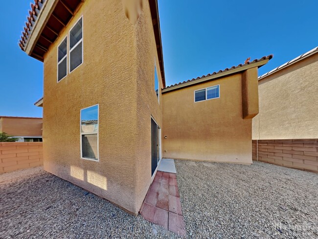 Building Photo - 72 Japonica Ave