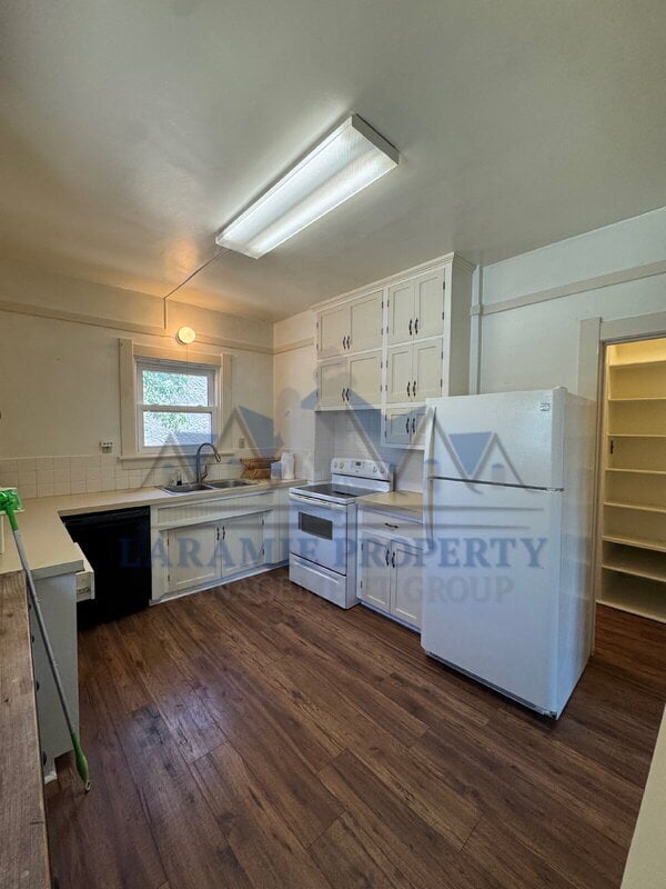 Building Photo - 1011 E Gibbon St