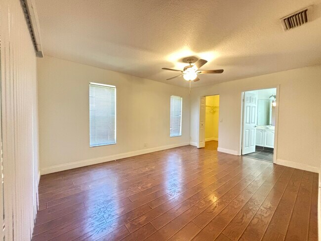 Building Photo - 5344 Edenwood Ln