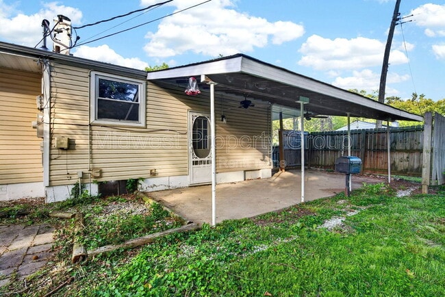 Building Photo - 710 Tyson Dr