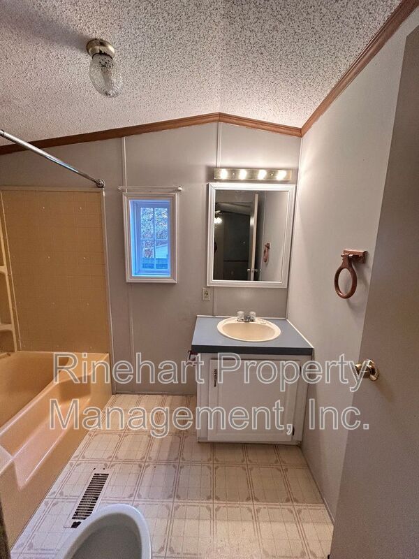 Building Photo - 1212 Stateline Rd