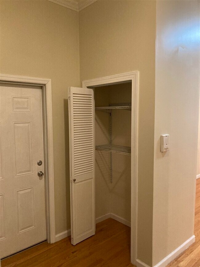 Building Photo - 52 Franklin St