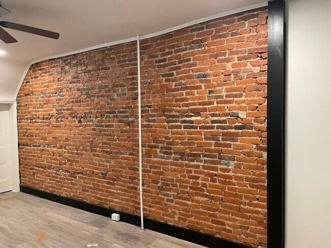 Building Photo - 309 Cherry St