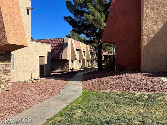 Building Photo - 5295 Indian River Dr