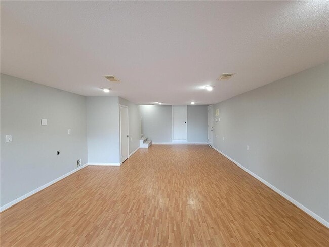 Building Photo - 18309 Sandy Cove Dr
