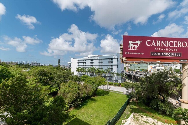 Building Photo - 1350 NW 8th Ct