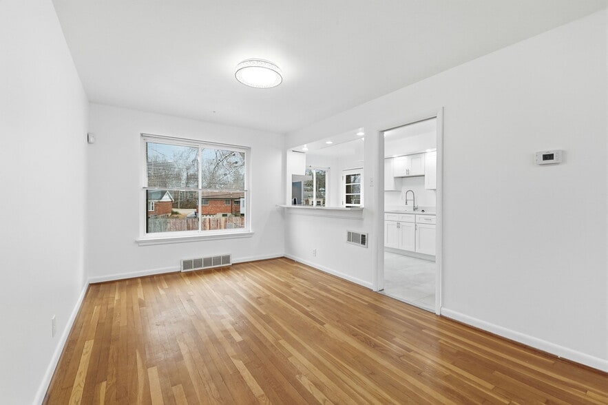 Building Photo - 1152 Burch Ln