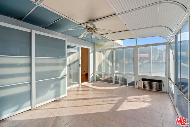 Building Photo - 807 E Orange Grove Ave