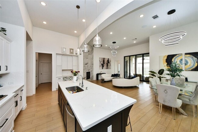 Building Photo - 23619 Bottlebrush Terrace Trl
