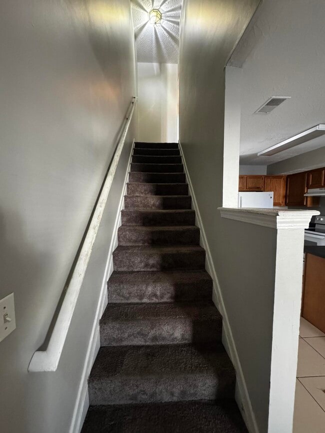 Building Photo - 230 Mousas Way