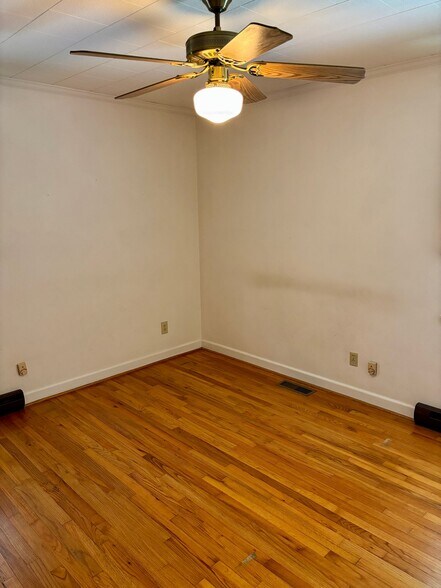 Building Photo - 243 State Rd S-36-513