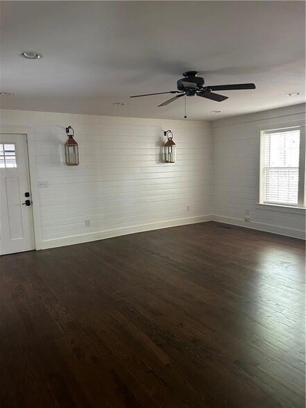 Building Photo - 265 Pebble Trail