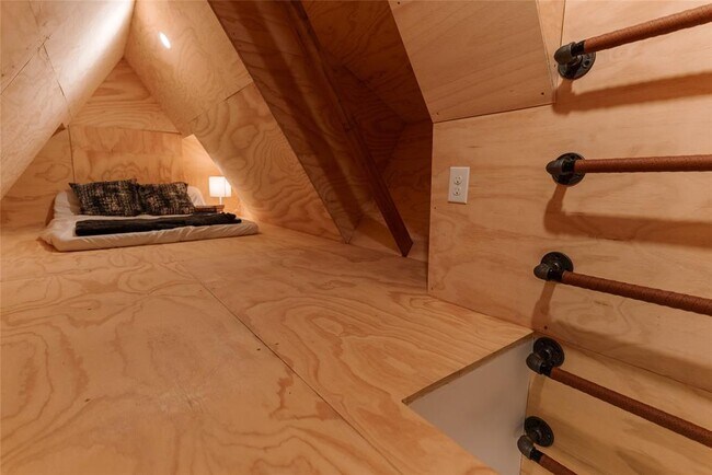 Building Photo - 6007 Leisure Run Rd