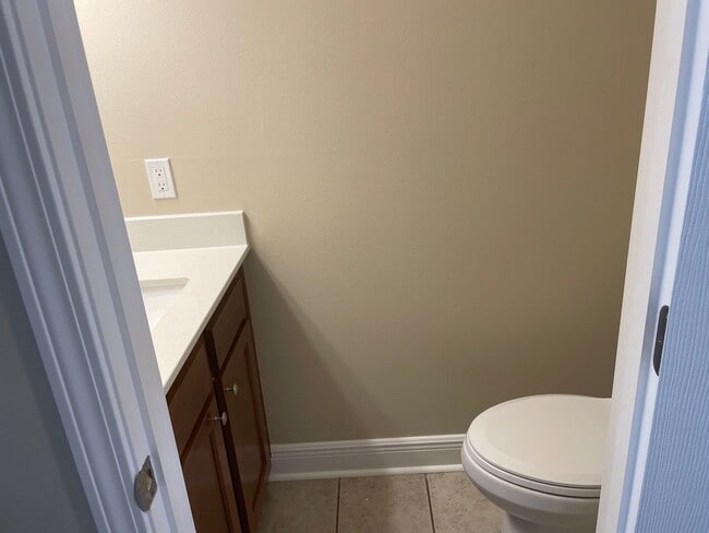 Building Photo - Renovated 3BR/2.5BA Townhome — Garage + Backyard — Great Schools — $1,700/mo