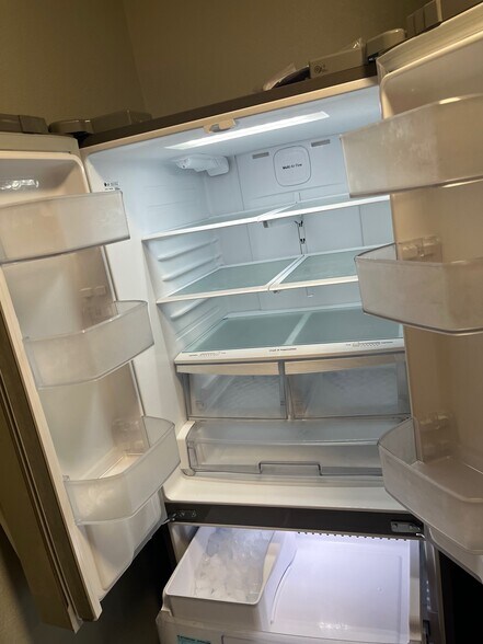 Building Photo - 24940 Butterchurn Rd