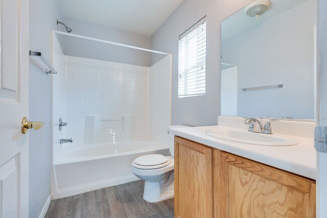 Building Photo - 5225 Shreve Ave