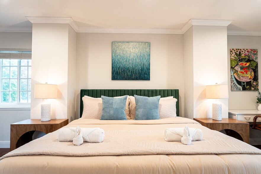 Building Photo - 1004 Airport Blvd