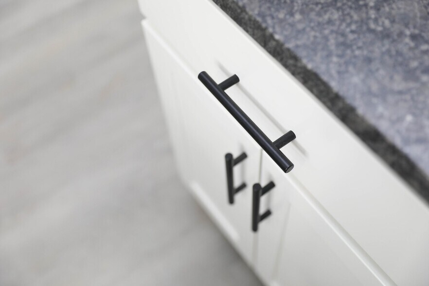 Building Photo - 1006 Pocahontas Ave