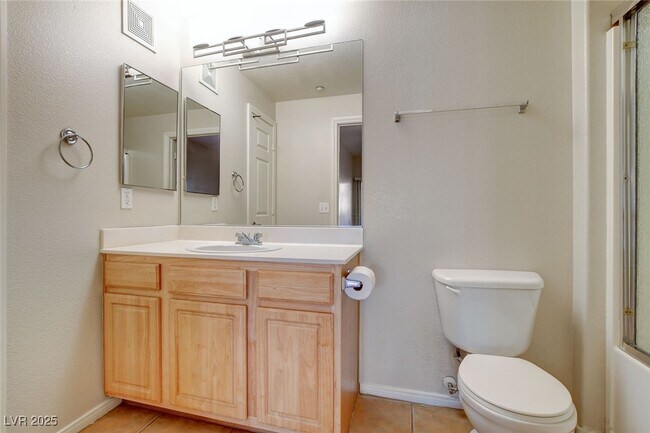 Building Photo - 5855 Valley Dr