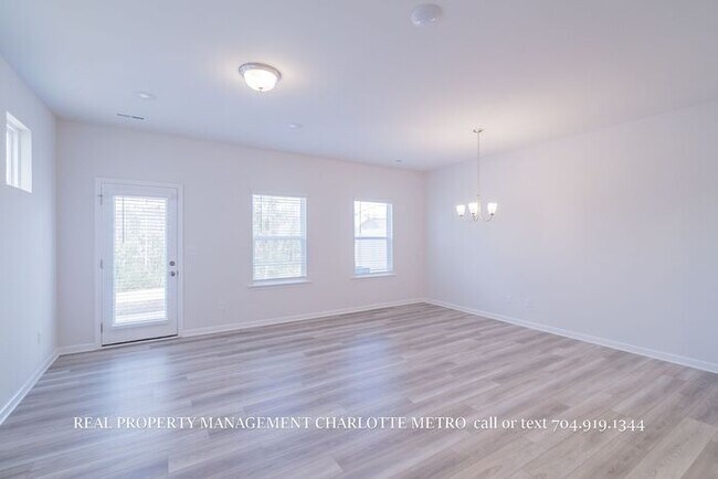 Building Photo - Stylish 3-Bedroom Gem Near I-485 & Charlotte Hotspots