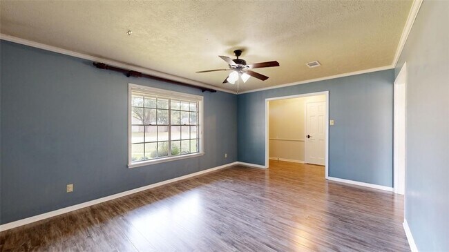 Building Photo - 3800 Windridge Dr