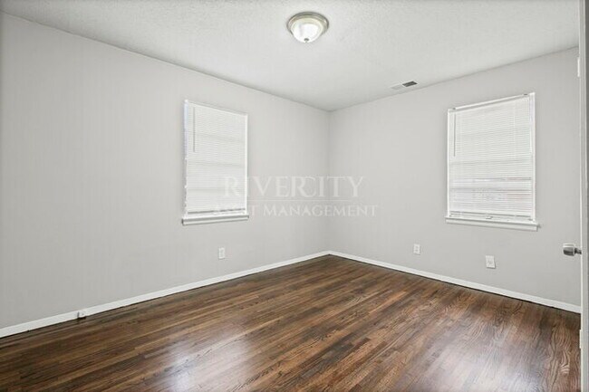 Building Photo - SECTION 8 WELCOMED!!!!!! NEWLY RENOVATED HOME IN FRAYSER!