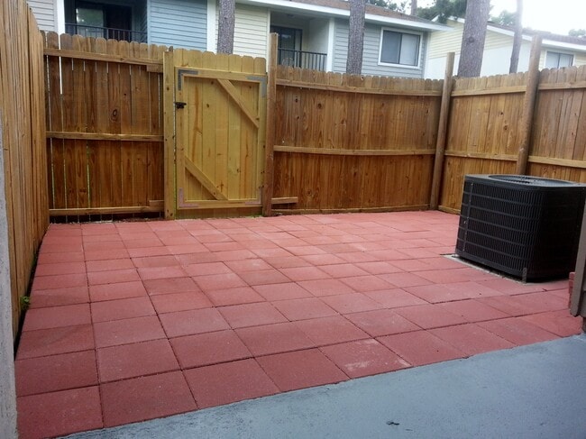 Building Photo - 2125 SW 39th Way