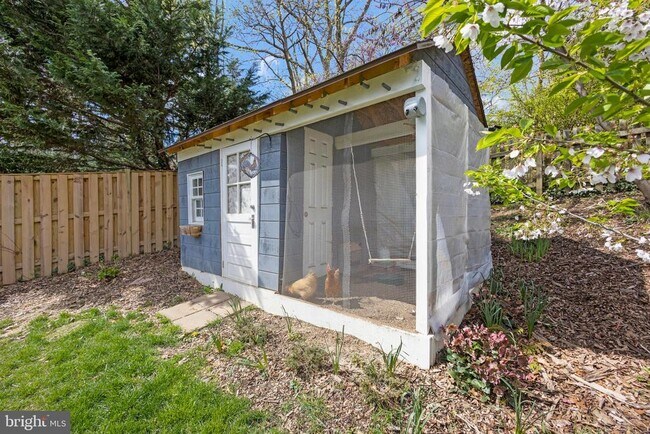 Building Photo - 3113 Woodland Ln