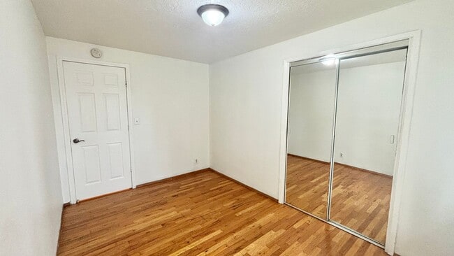 Building Photo - 1/2 Month Free - Charming Single-Level Home with Spacious Yard & Easy Portland Access