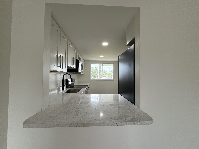 Building Photo - 3001 Thrush Dr