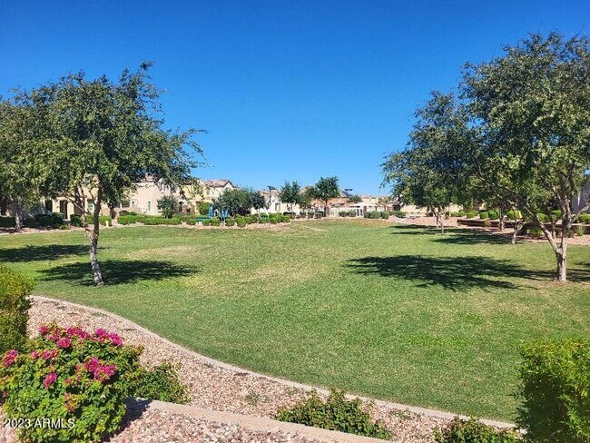 Building Photo - 7255 N 89th Dr