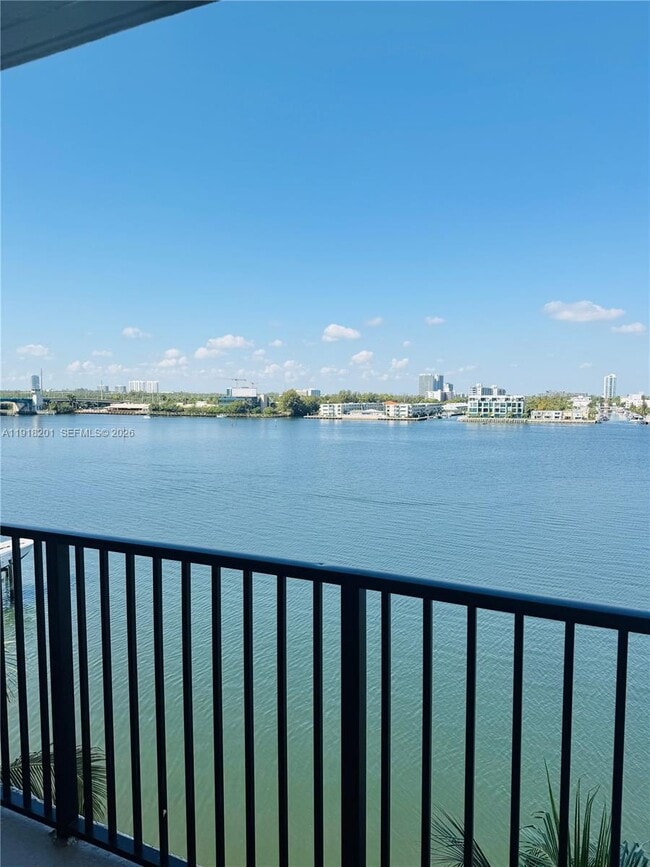 Building Photo - 17100 N Bay Rd