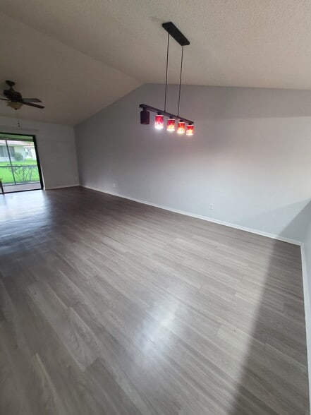Building Photo - 18318 Aintree Ct
