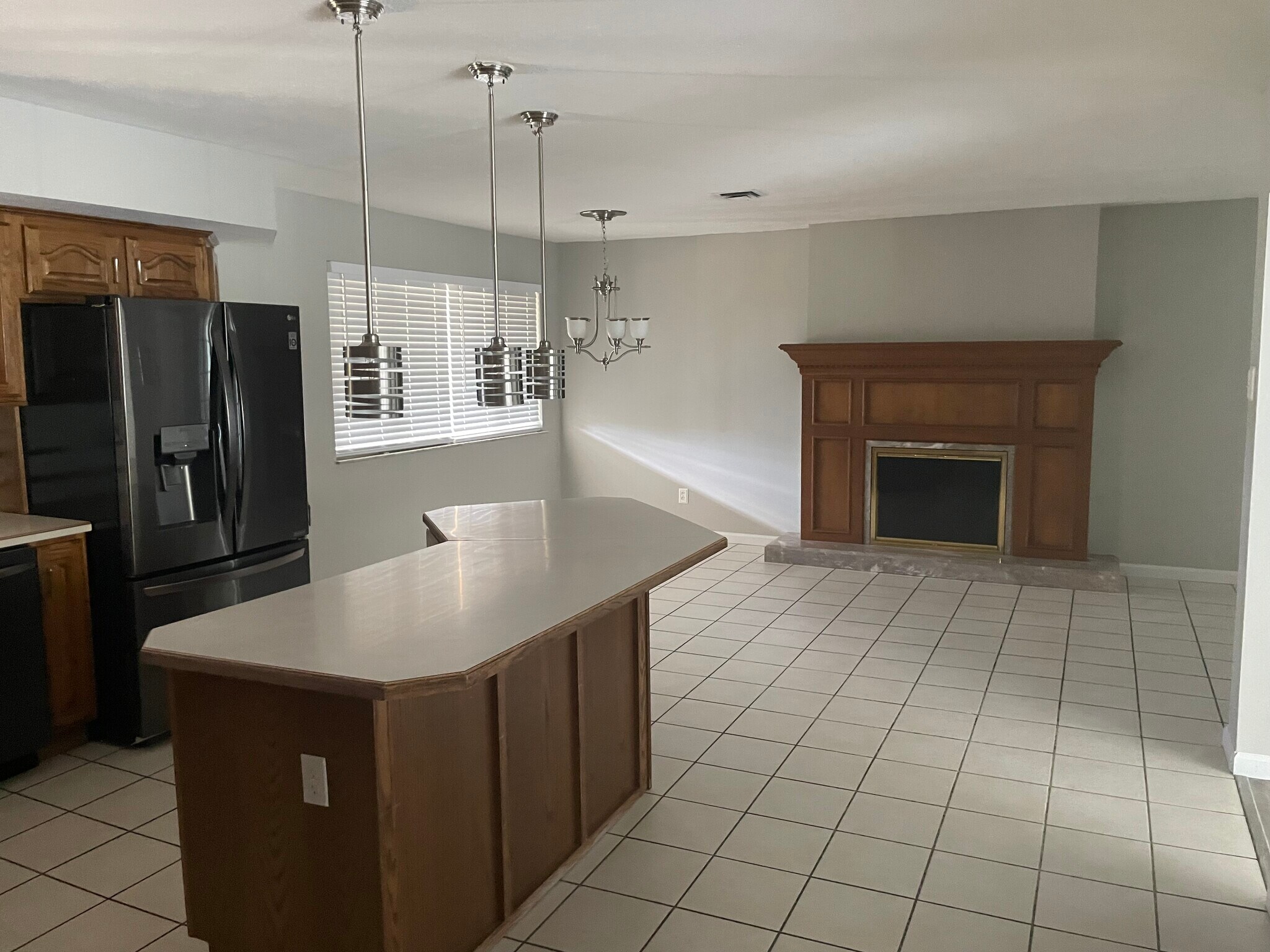 Very large kitchen with fireplace in dining area - 302 Coronation Dr