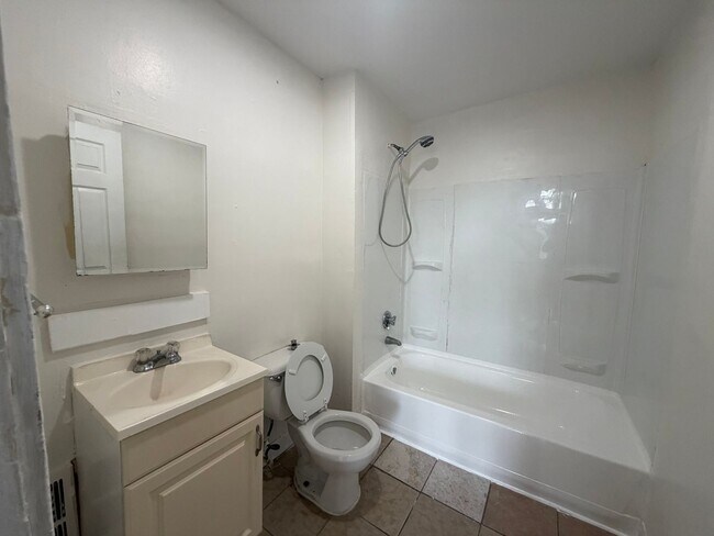 Building Photo - 57 Maltby St