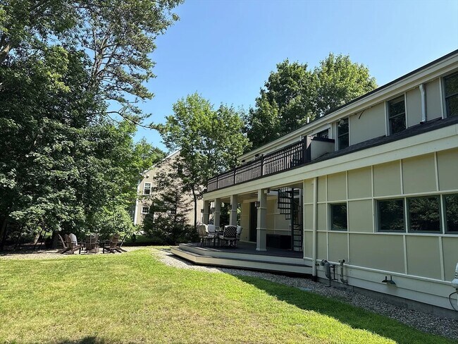 Building Photo - 9 Sunny Knoll Terrace