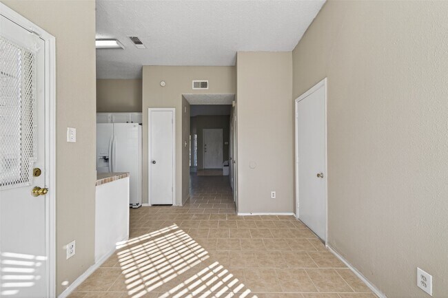 Building Photo - 3479 Rockrill Dr