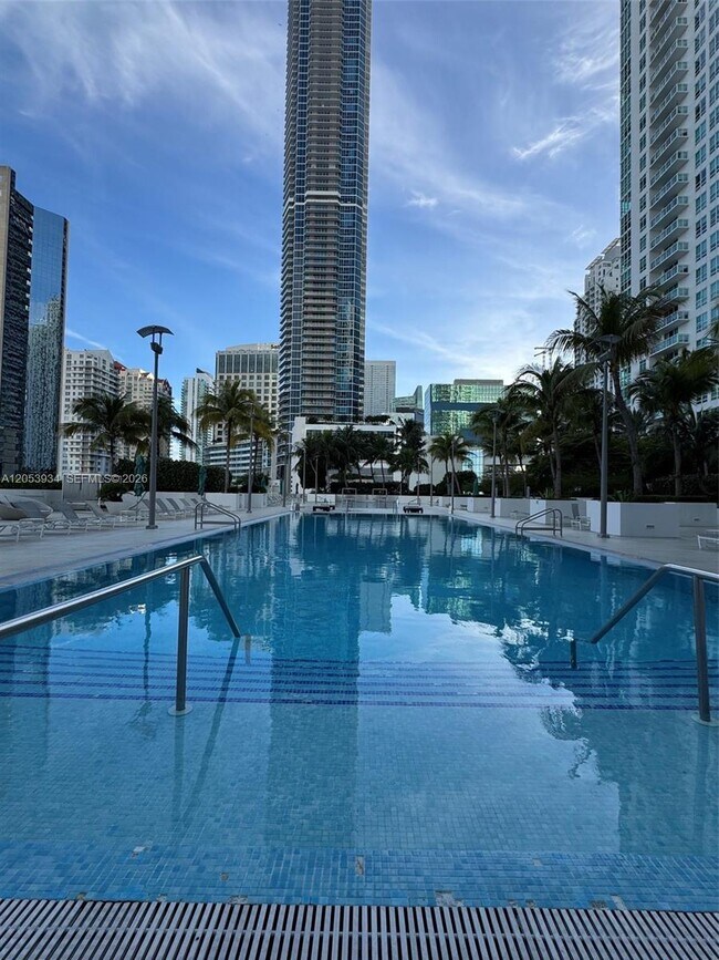 Building Photo - 951 Brickell Ave