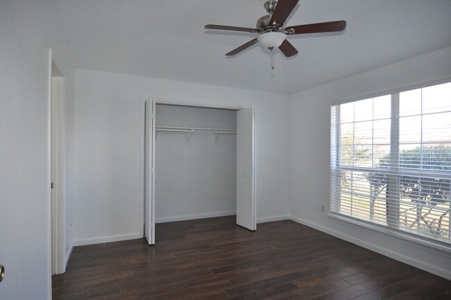 Building Photo - 5709-5711 Shadydell Drive