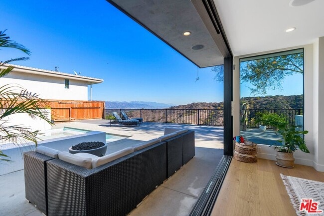 Building Photo - 3632 Beverly Ridge Dr